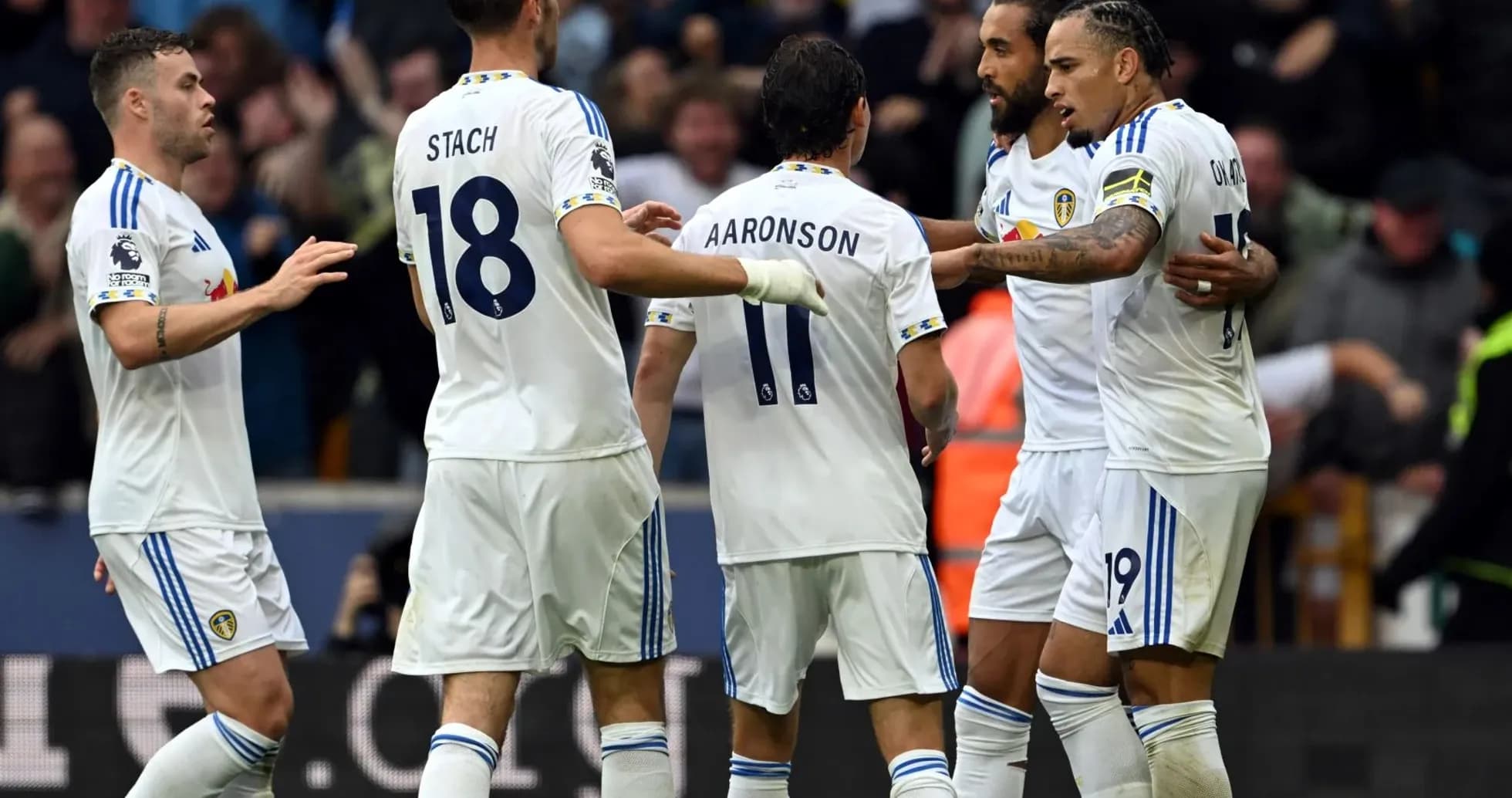 Joueurs de Leeds célébrant un but