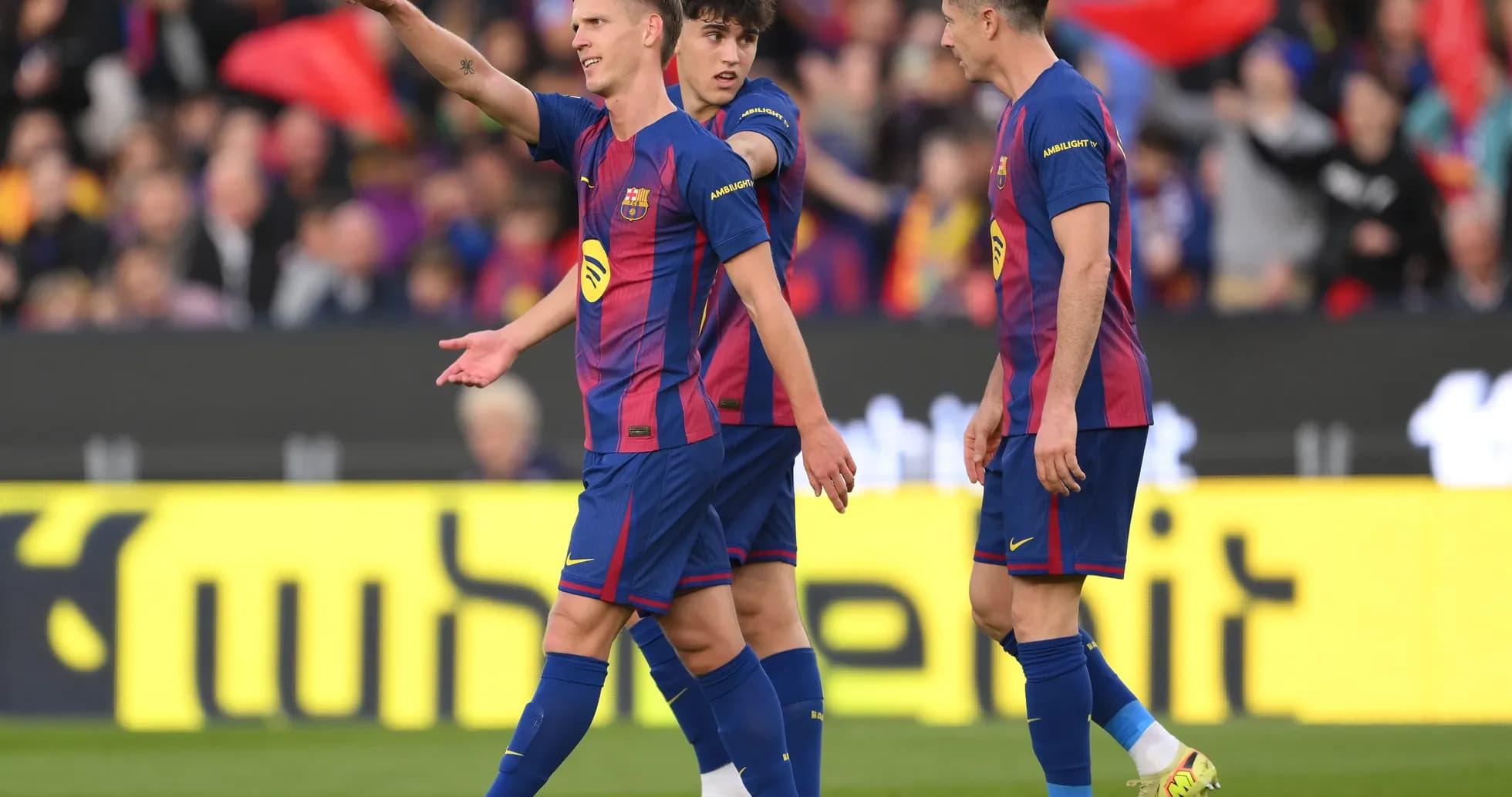 Joueurs du FC Barcelone célébrant un but
