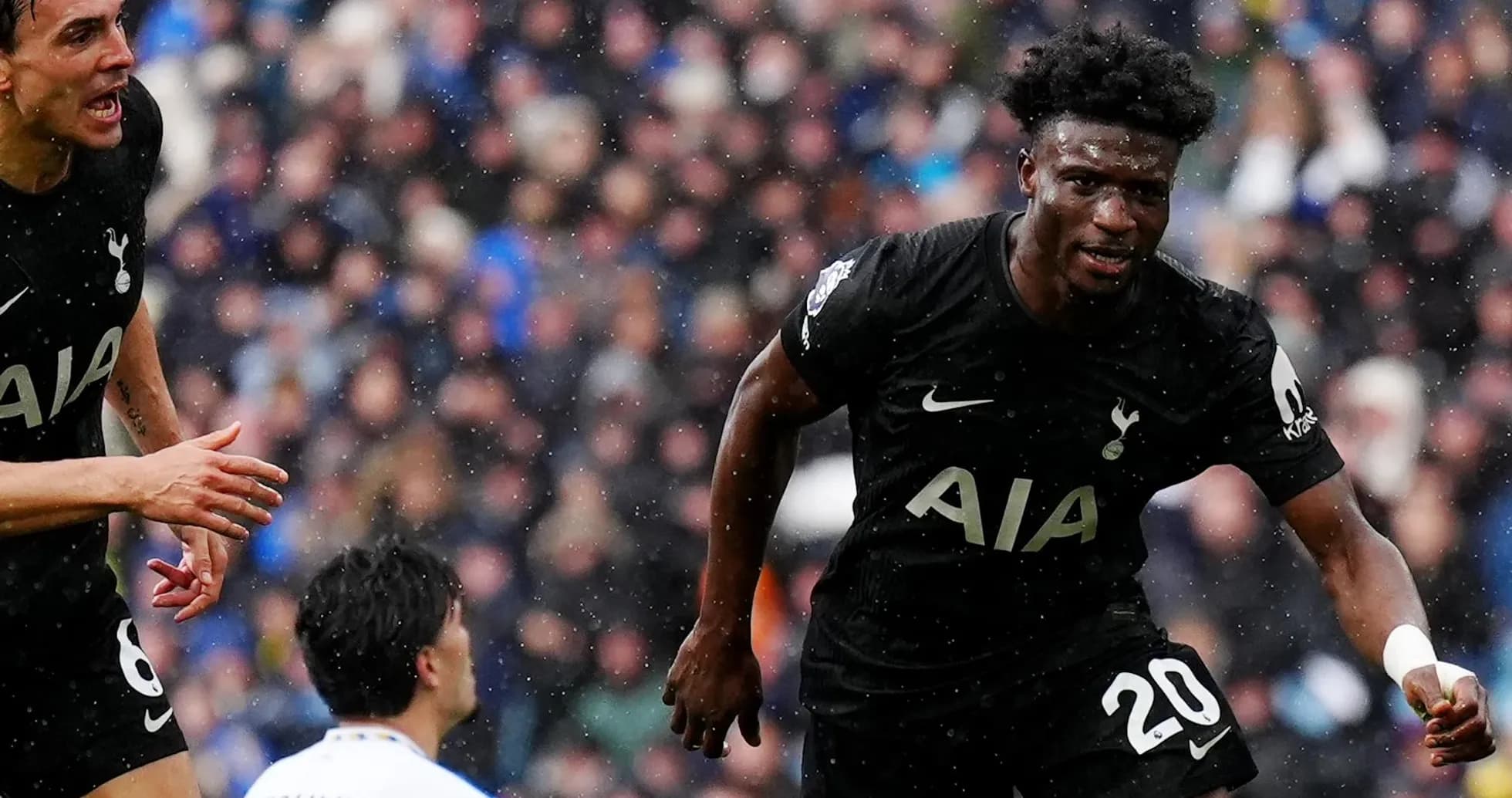 Joueur de Tottenham célébrant un but contre Leeds