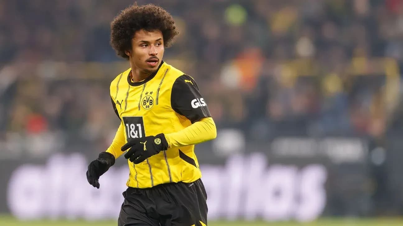 Joueur de Borussia Dortmund en action sur le terrain
