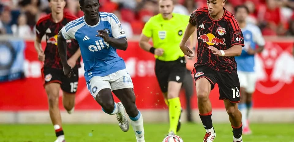 Deux joueurs en course lors du match