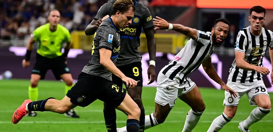 Joueur d'Inter Milan en action contre Udinese