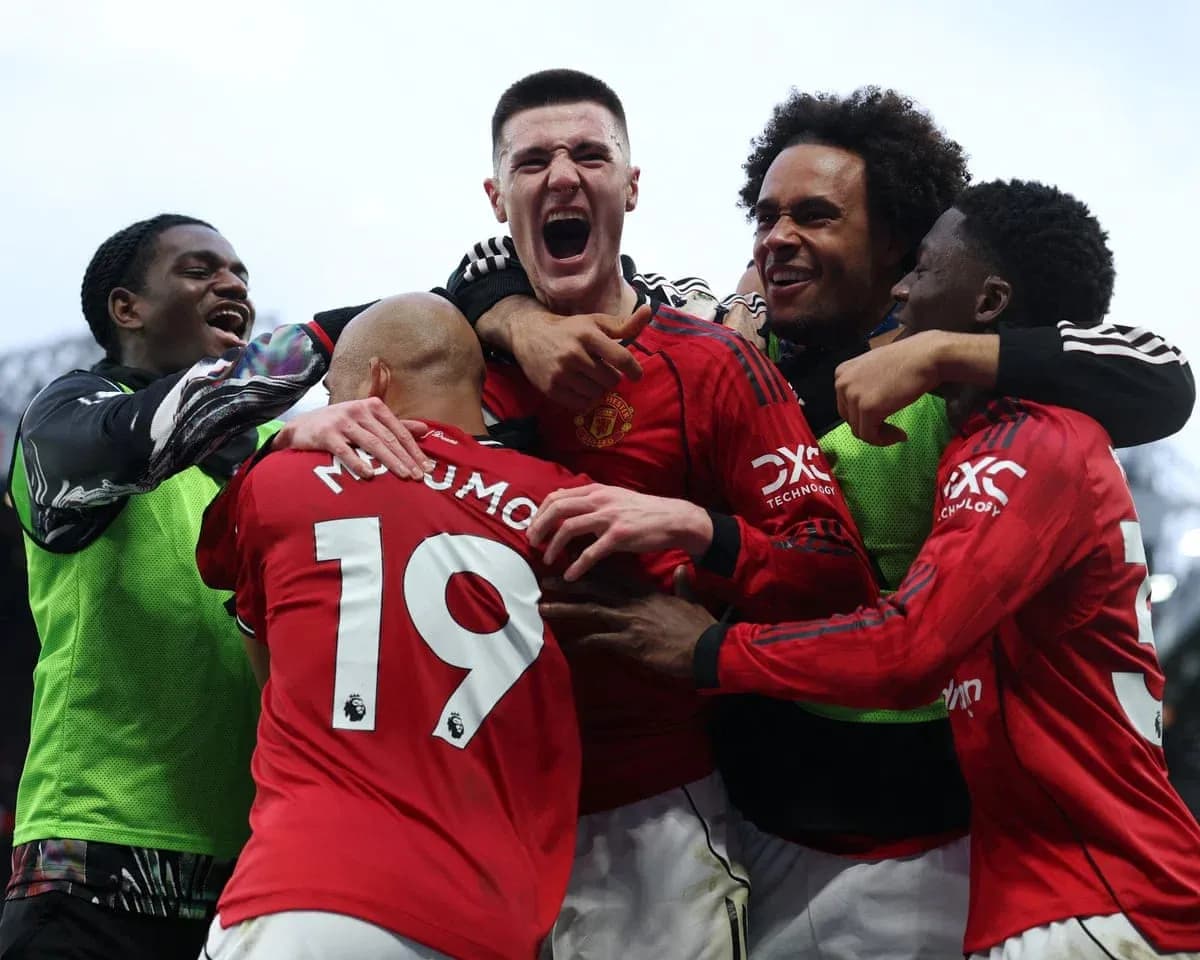 Joueurs de Manchester United célébrant un but