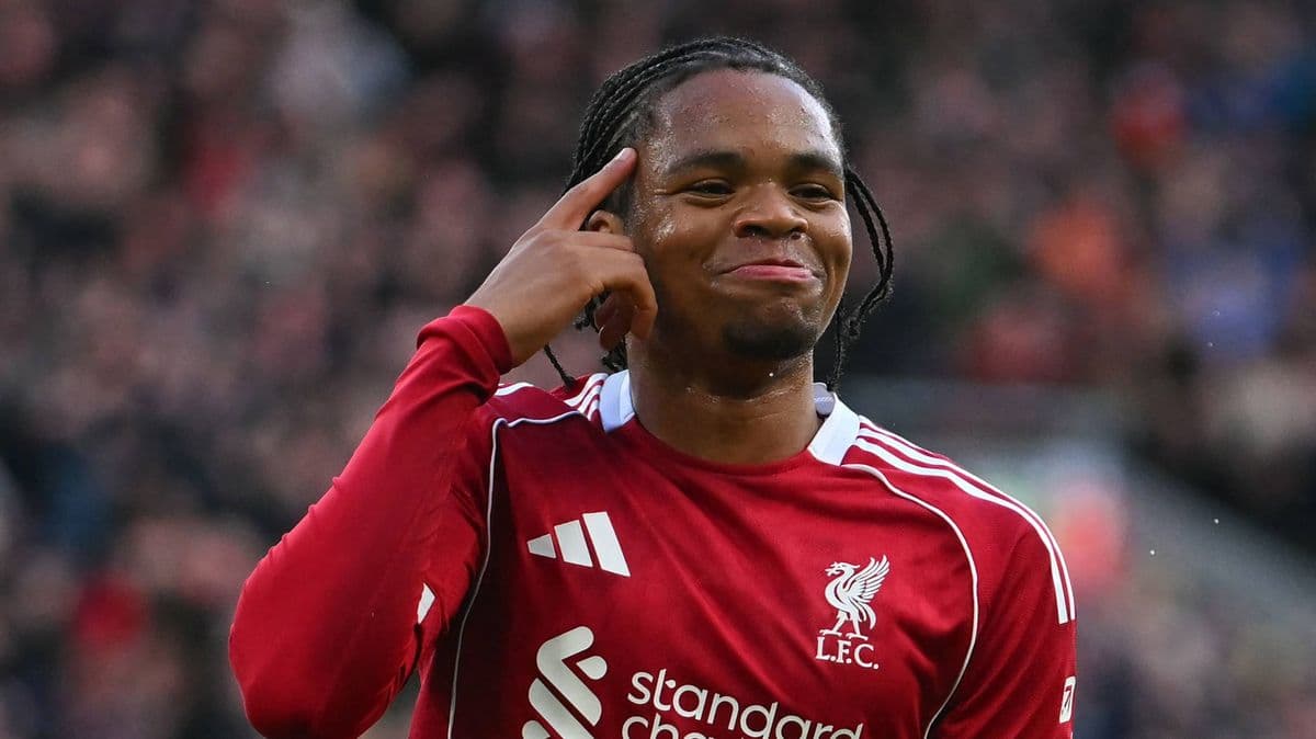 Joueur de Liverpool célébrant un but au stade