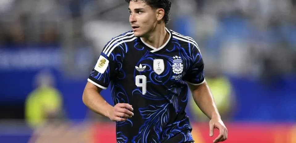 Joueur argentin en action sur le terrain