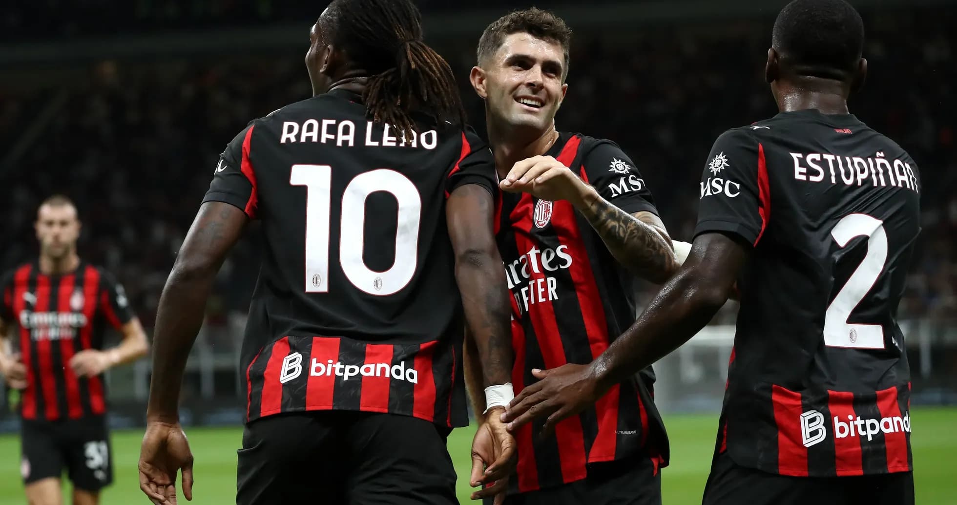 Joueurs célébrant un but lors d'un match