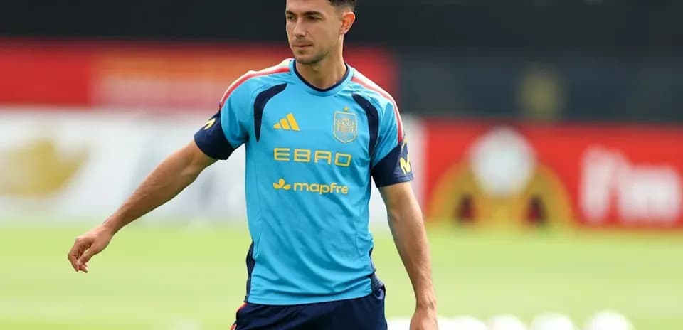 Joueur s'entraînant avec l'équipe d'Espagne