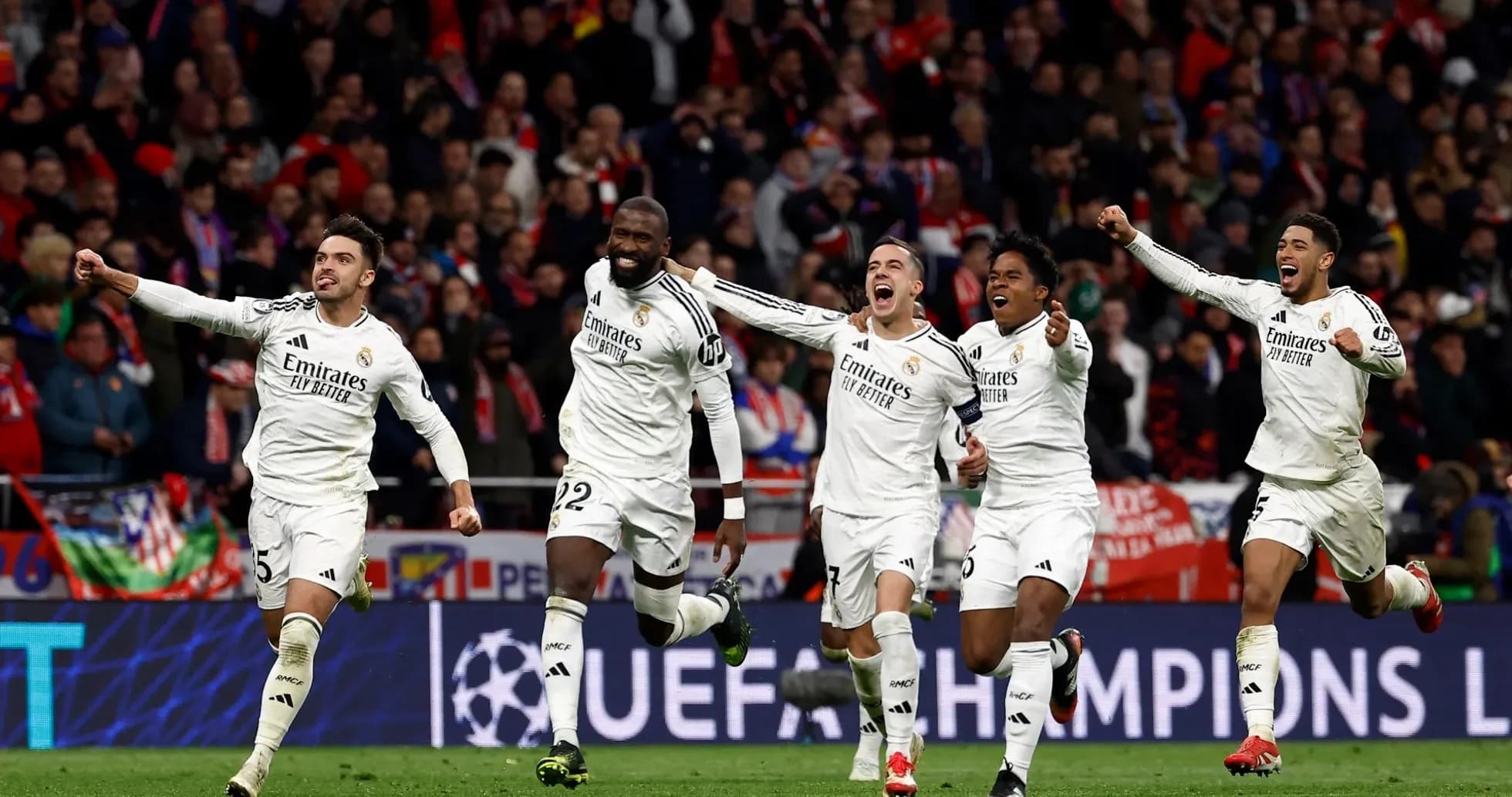 Joueurs du Real Madrid célébrant un but