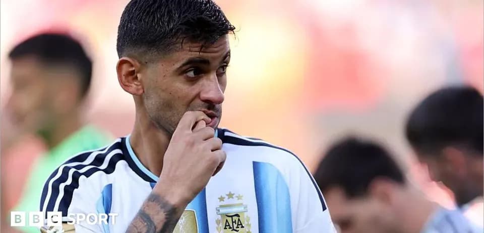 Joueur argentin réfléchissant avant le match