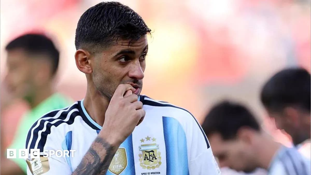 Joueur argentin réfléchissant avant le match