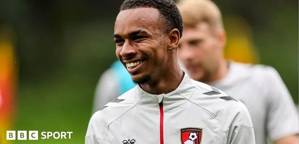 Joueur d'AFC Bournemouth souriant lors de l'entraînement