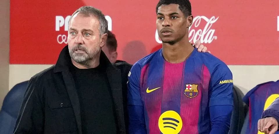 Entraîneur et joueur du FC Barcelone sur le banc