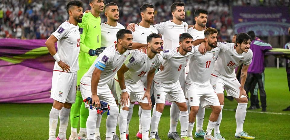 Équipe d'Iran posant avant le match