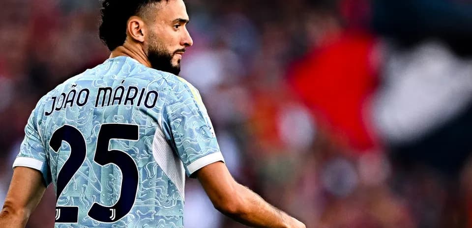 João Mário en tenue de match avec le numéro 25