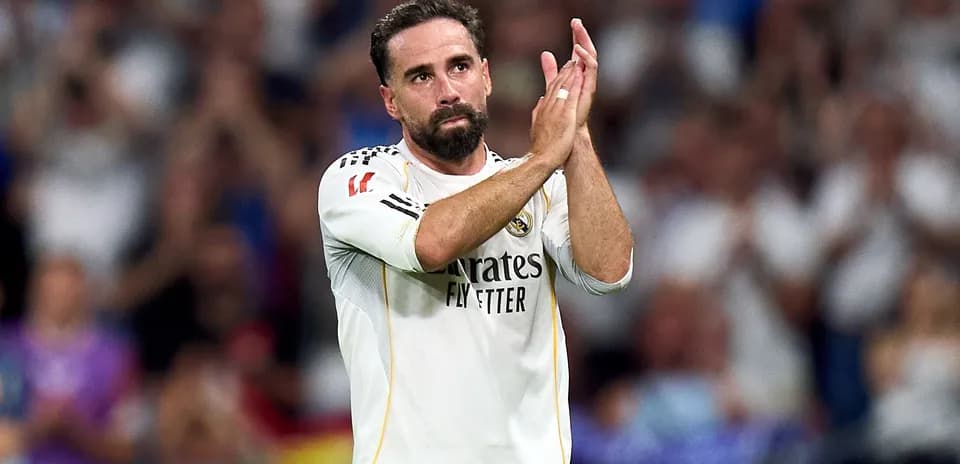 Joueur applaudissant les supporters après le match