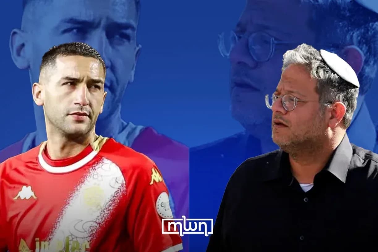Ziyech et un homme en discussion sur fond bleu