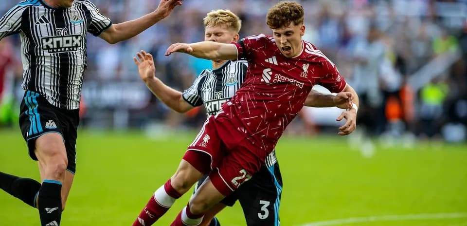 Un joueur de Liverpool en action contre Newcastle