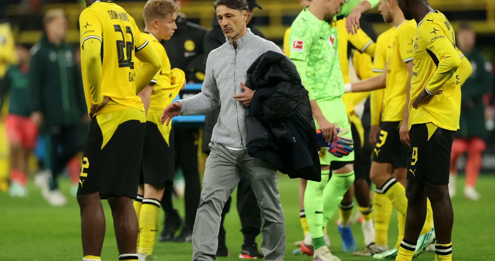 Entraîneur et joueurs de Dortmund après le match