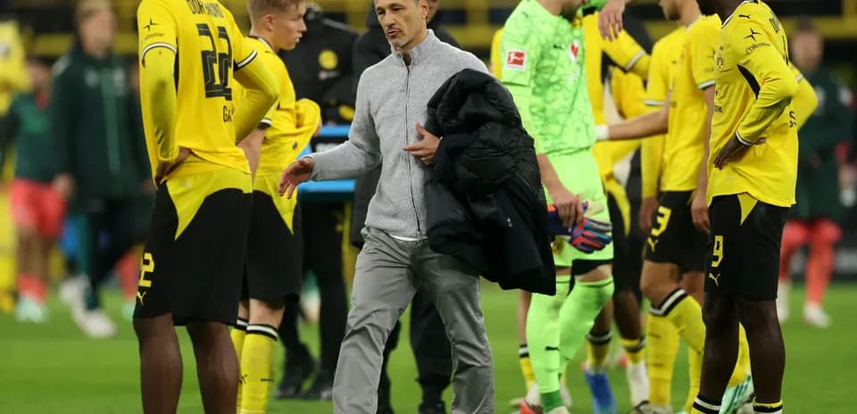 Entraîneur et joueurs de Dortmund après le match