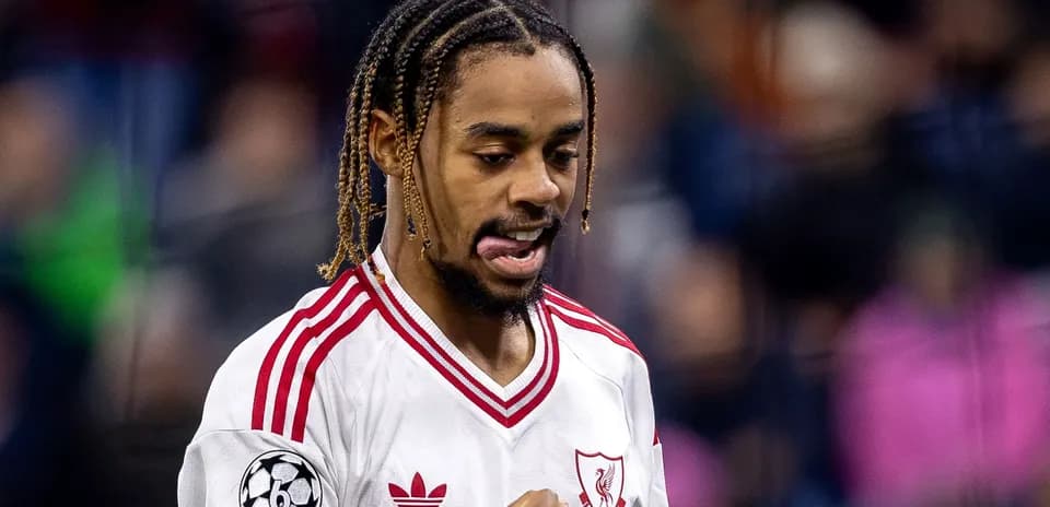 Joueur de Liverpool célébrant un moment de match