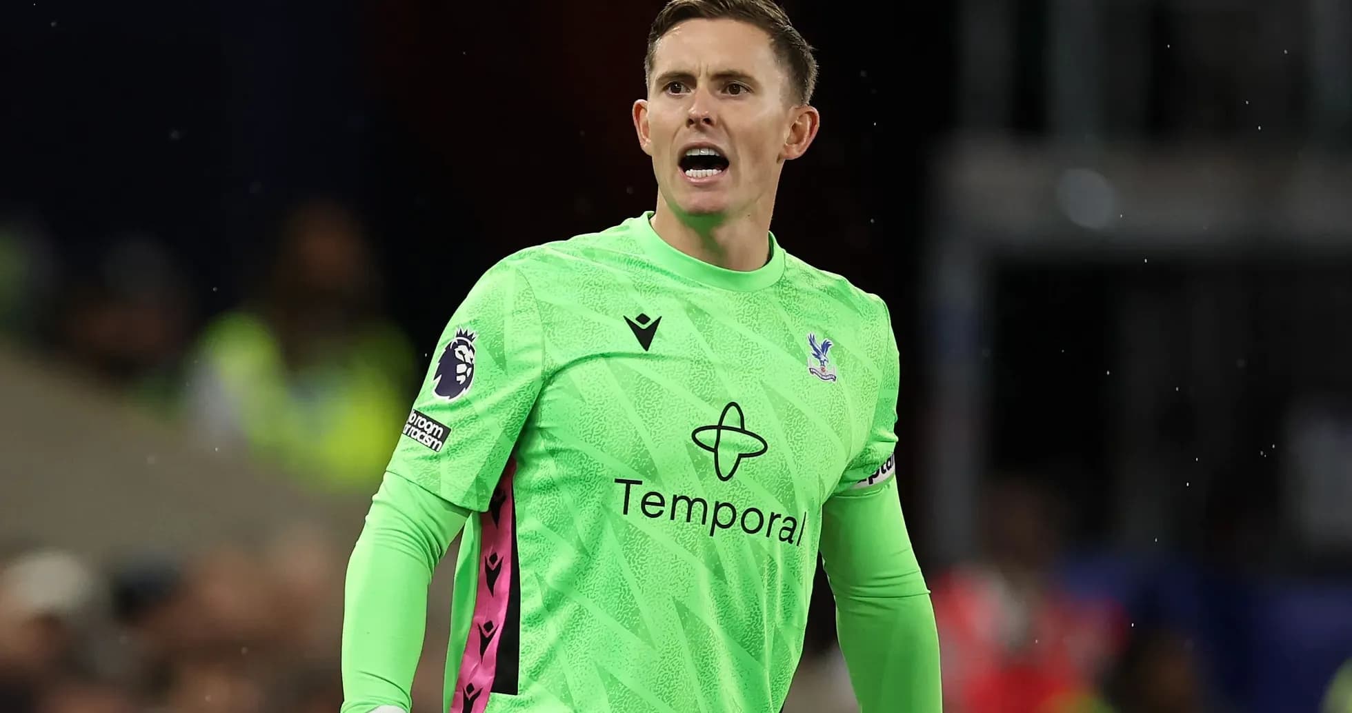 Gardien de but de Crystal Palace en action