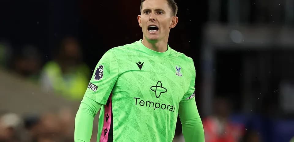 Gardien de but de Crystal Palace en action