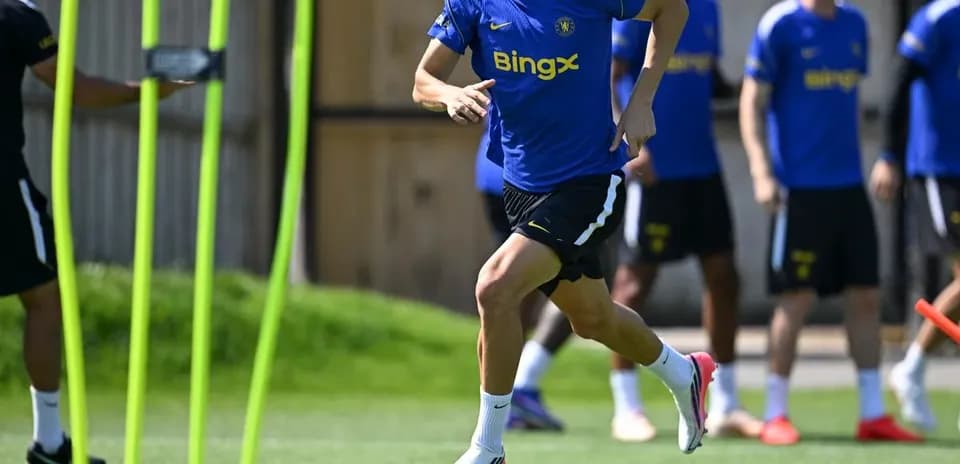 Joueur courant lors d'un entraînement de l'équipe