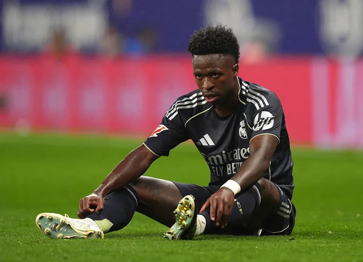 Joueur de Real Madrid assis sur le terrain