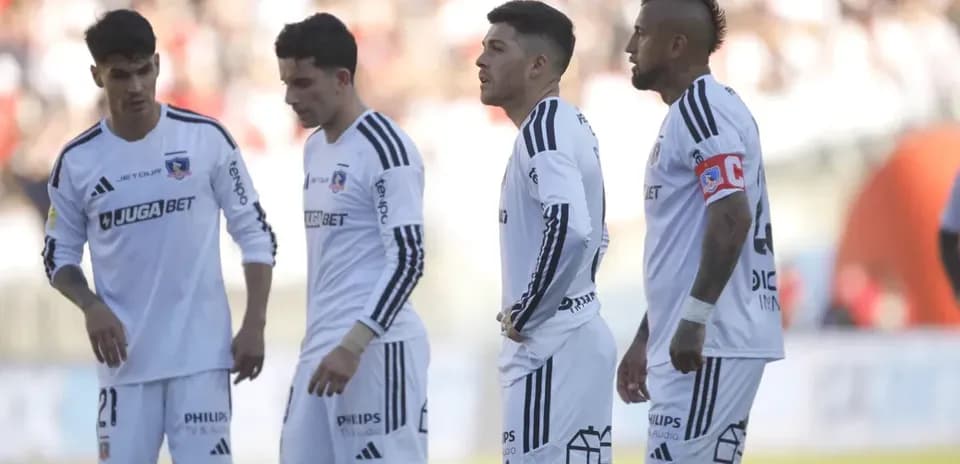 Joueurs de Colo Colo en action pendant le match