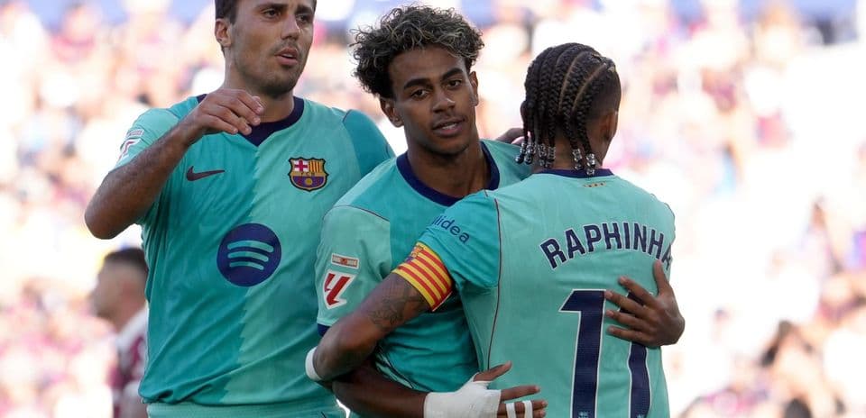 Joueurs du FC Barcelone célébrant un but