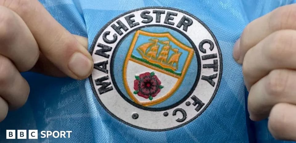 Logo de Manchester City sur un maillot de football