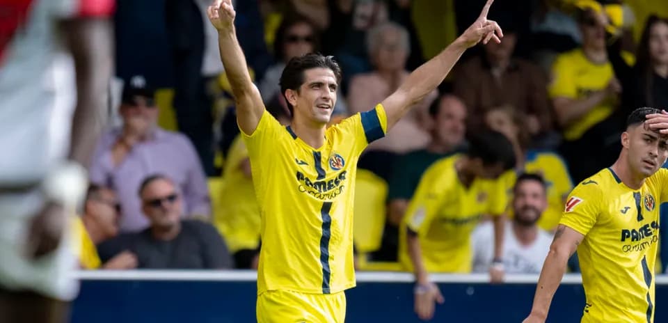 Joueur de Villarreal célébrant un but