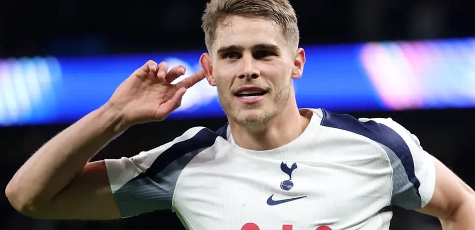 Joueur de Tottenham célébrant un but au stade