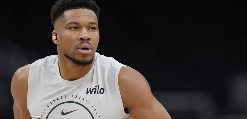 Joueur des Bucks en train de s'échauffer