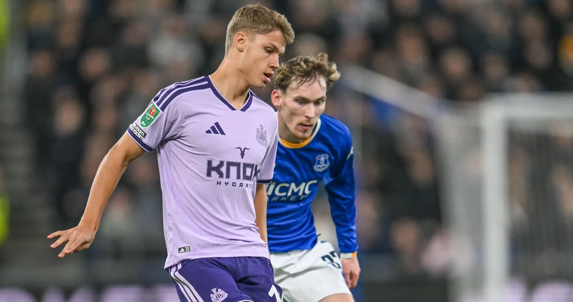 Joueurs de Newcastle et Everton en action sur le terrain
