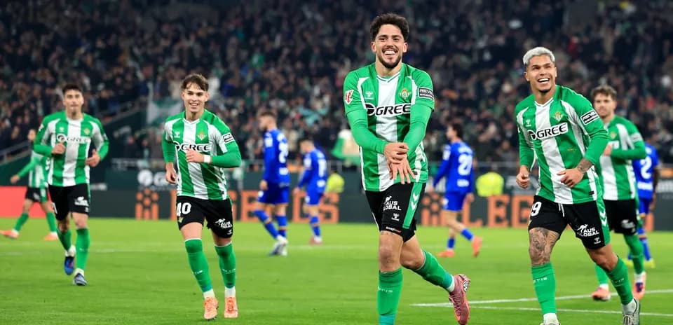 Joueurs de Real Betis célébrant un but