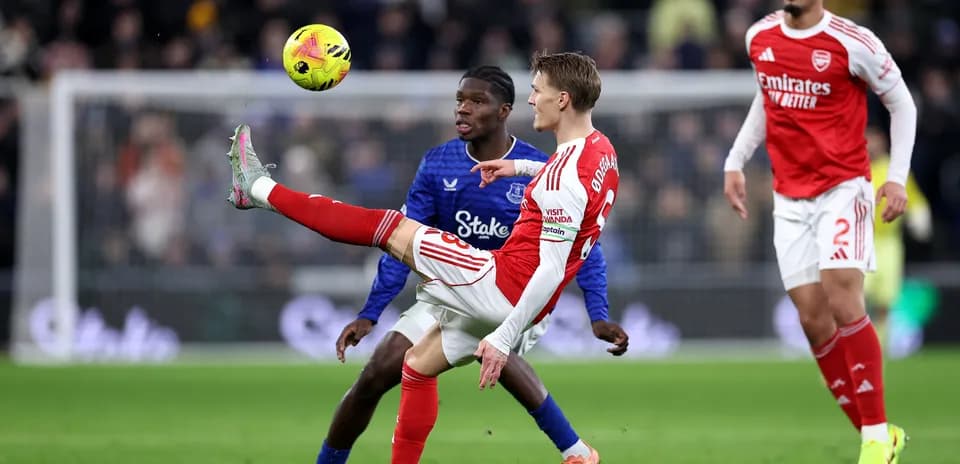 Arsenal affronte Everton : duel pour le titre et l'Europe