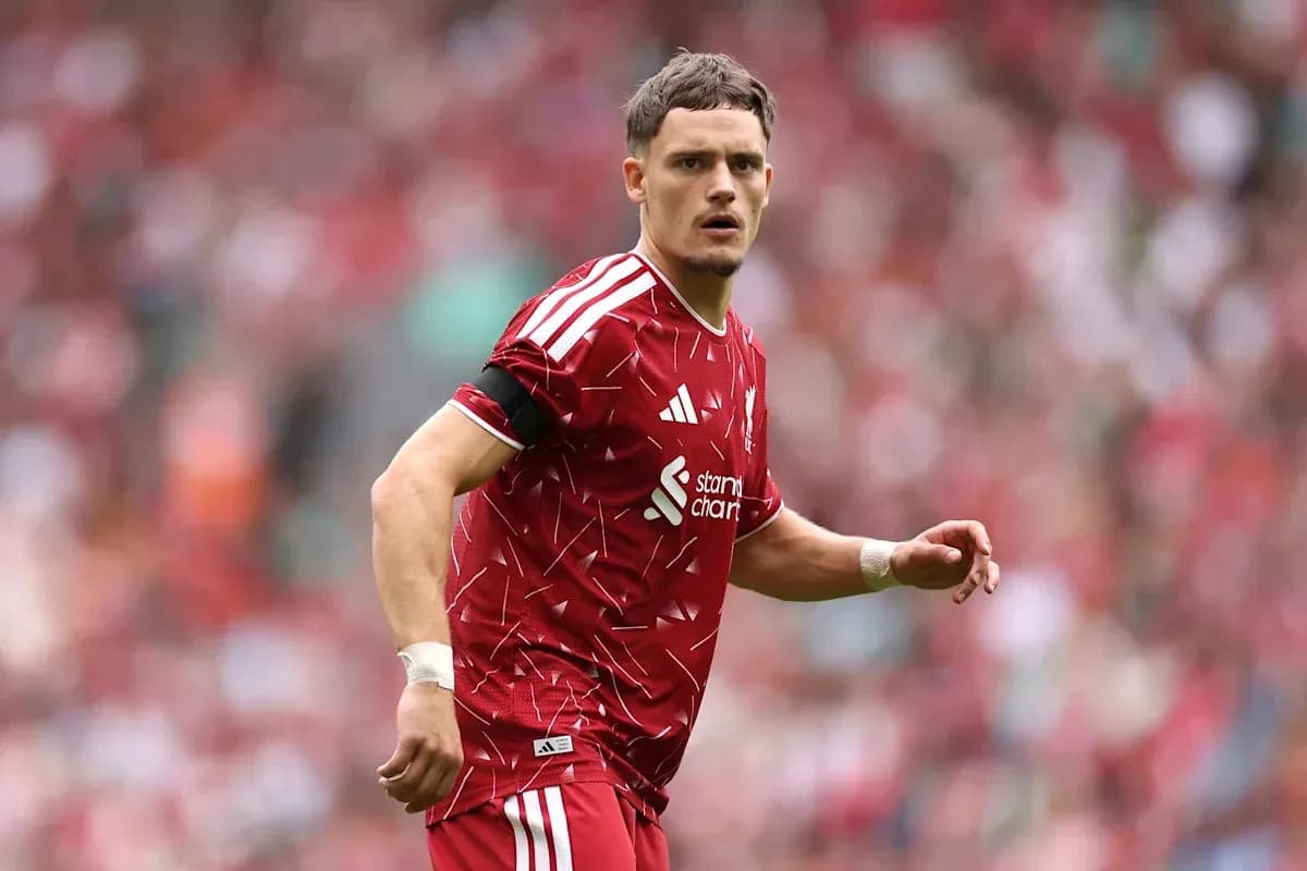 Joueur de Liverpool en action sur le terrain