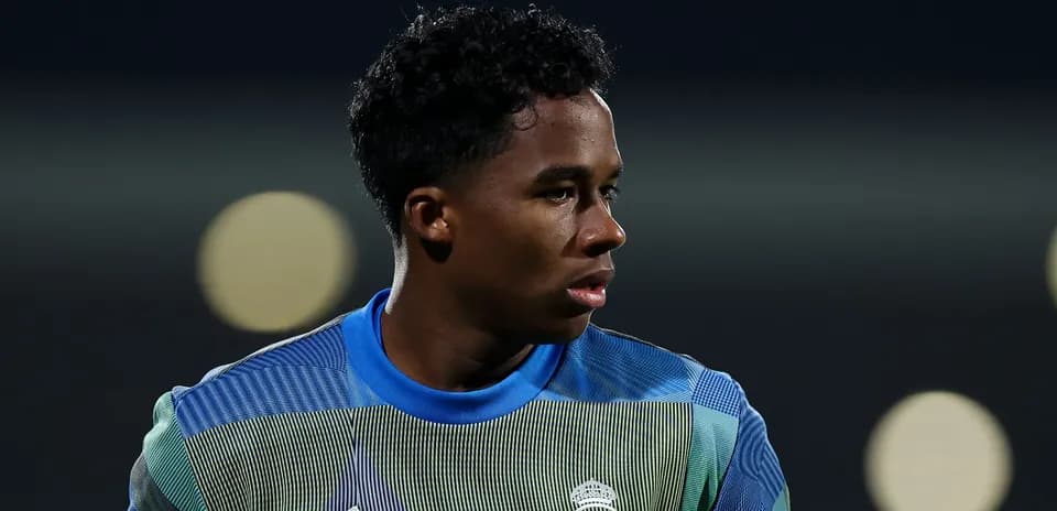 Joueur portant le maillot du Real Madrid lors de l'entraînement