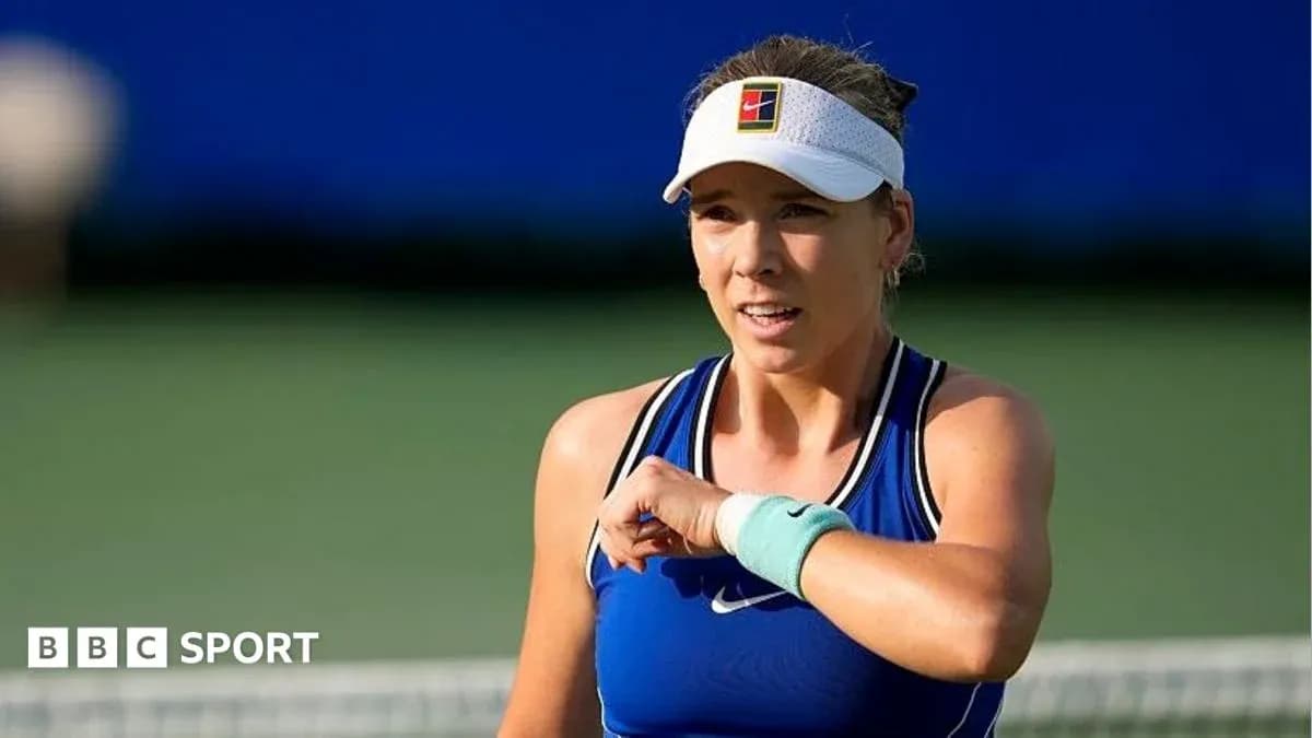 Joueuse de tennis s'exprimant sur le court