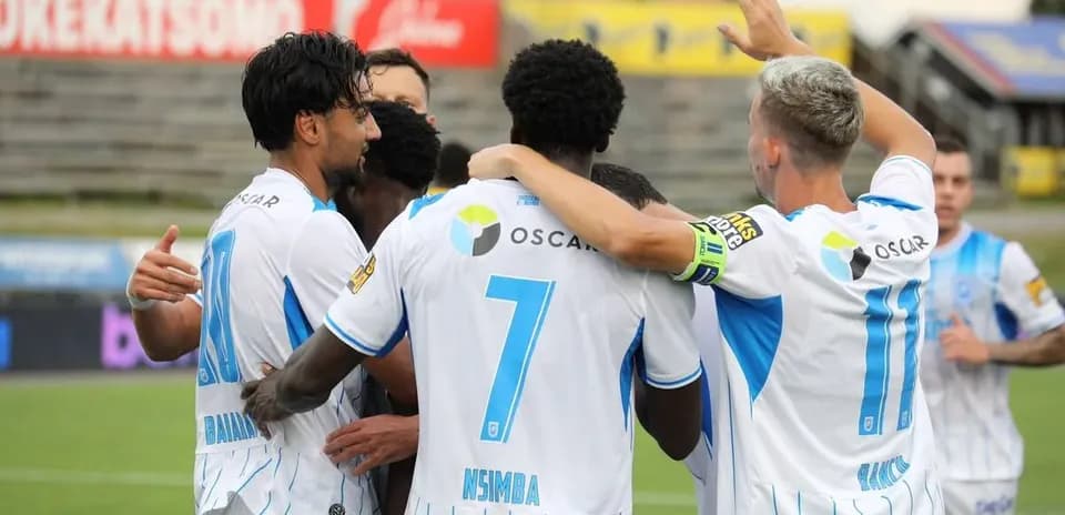 Joueurs de KuPS célébrant un but