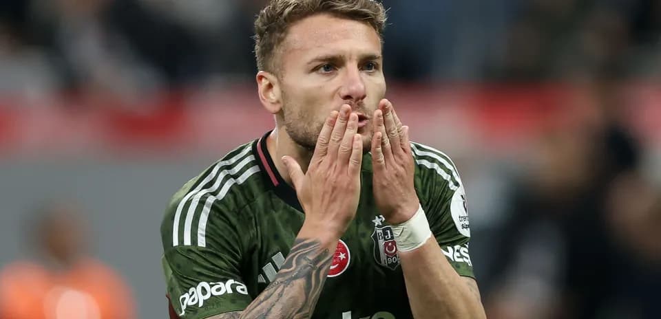 Joueur de football faisant un geste de célébration