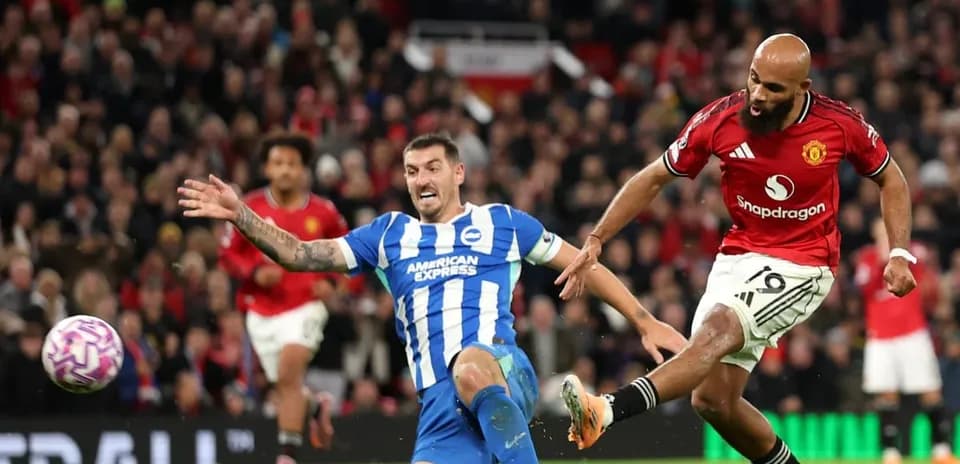 Un joueur de Brighton en chute contre Manchester United