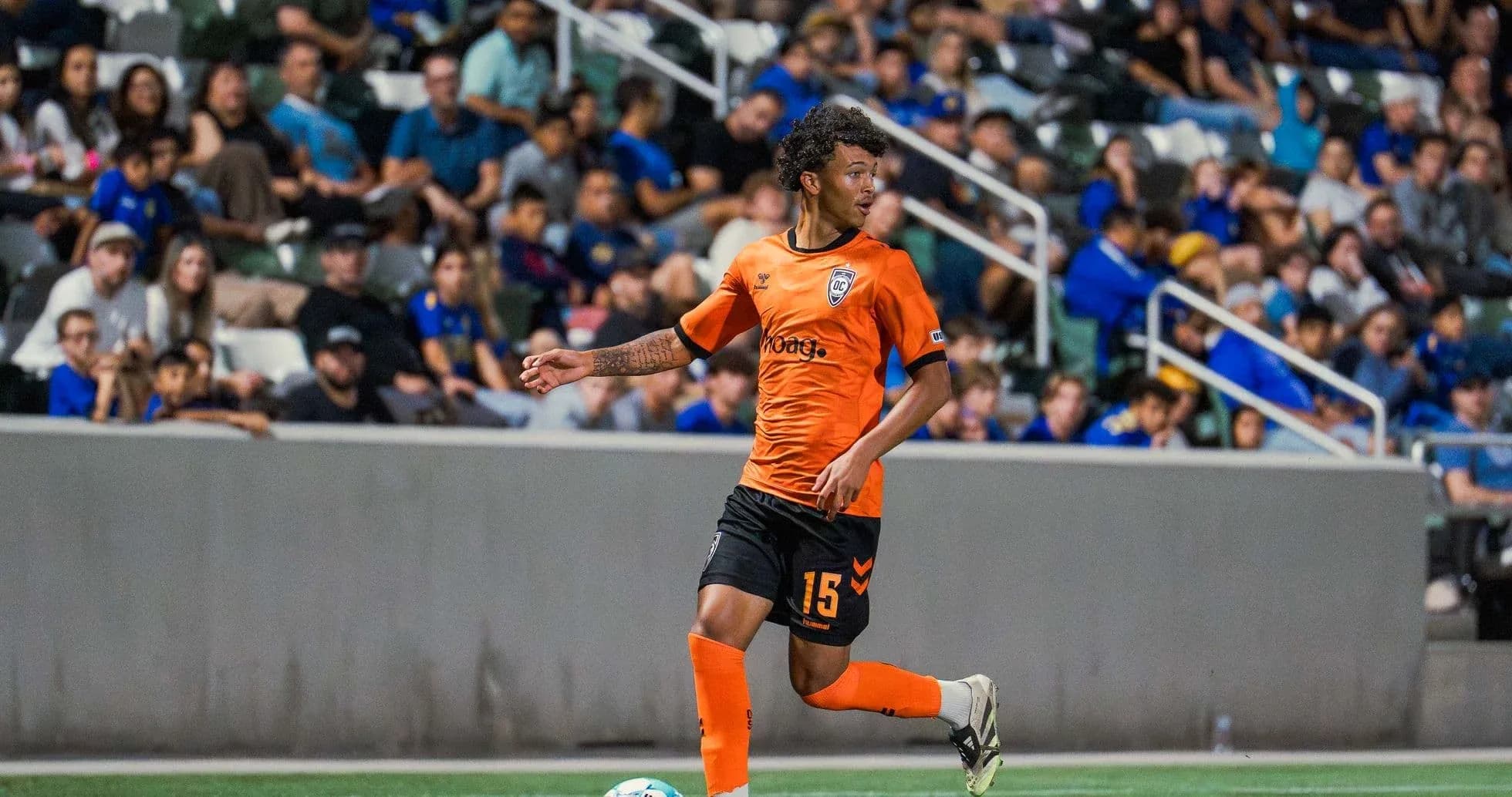 Un joueur d'Orange County SC en action
