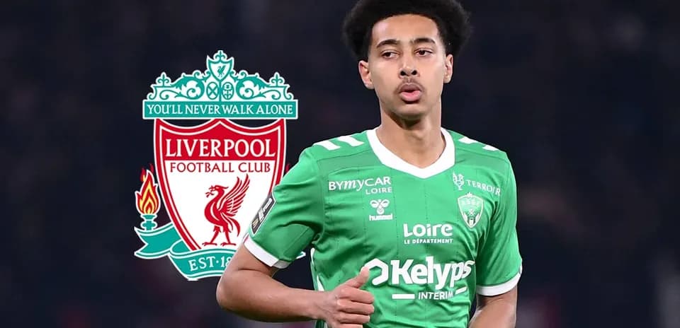 Joueur en maillot vert de l'AS Saint-Étienne