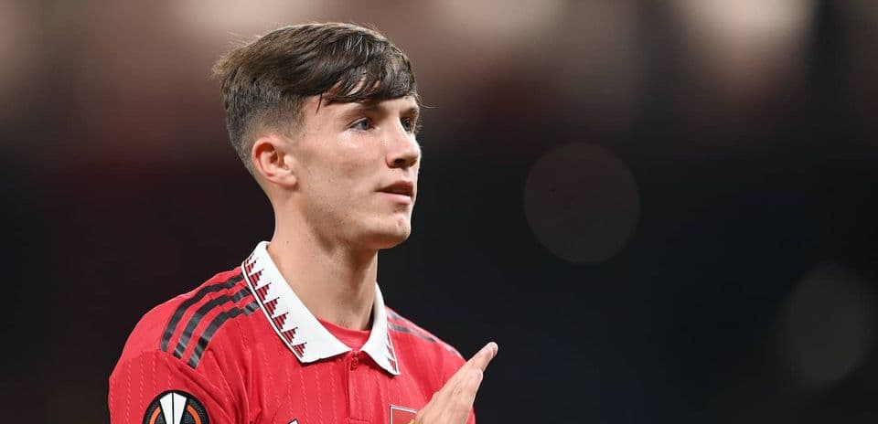 Joueur de Manchester United applaudit sur le terrain