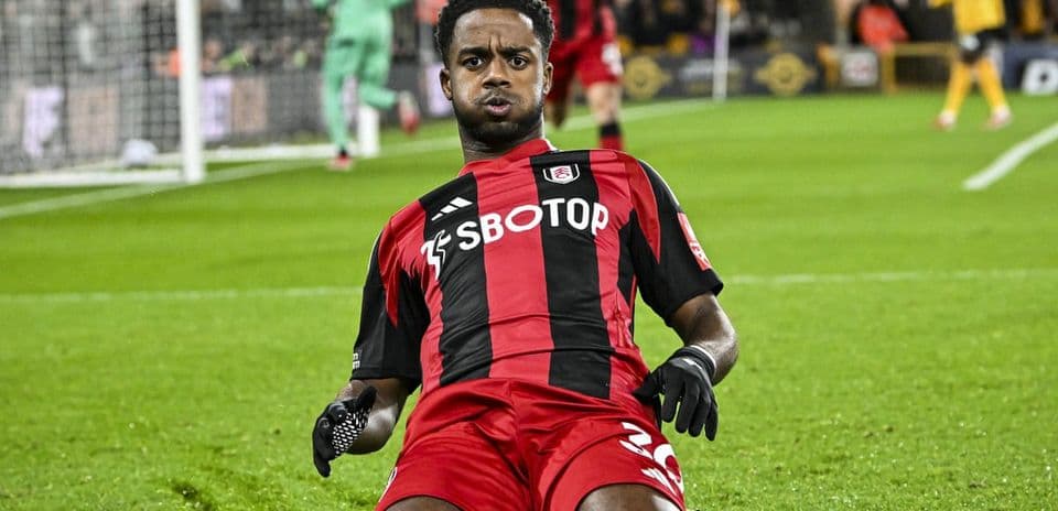 Joueur de Fulham célébrant un but