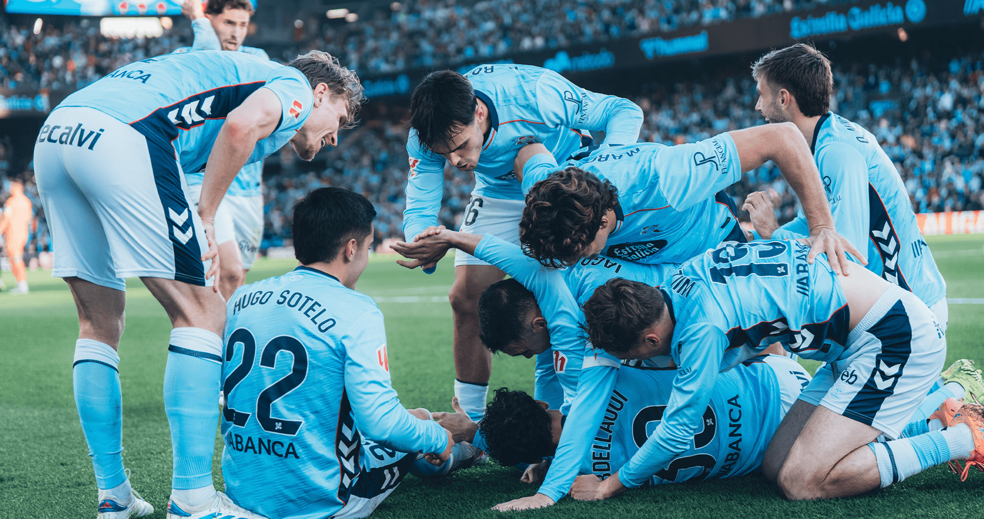 Joueurs de Celta Vigo célèbrent un but