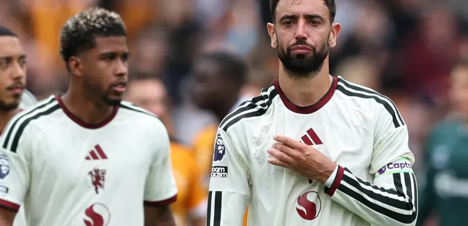 Joueurs de l'équipe marchant après le match