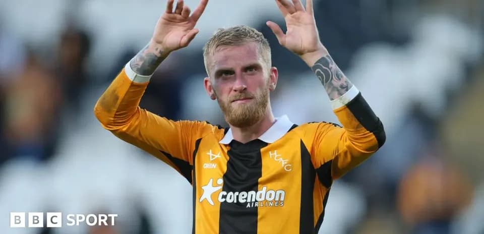Joueur saluant les supporters après le match
